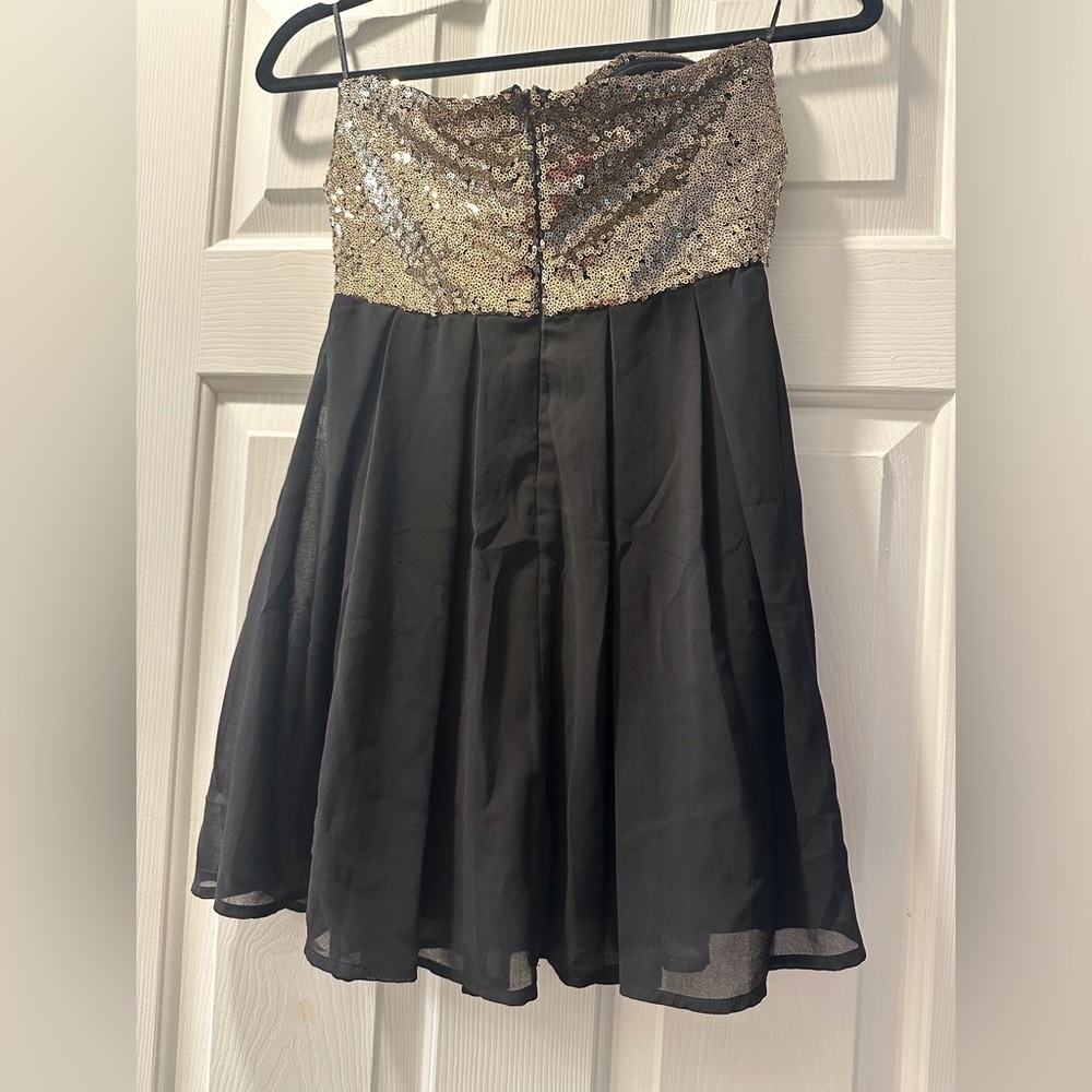 Mini dress - Picture 2 of 4